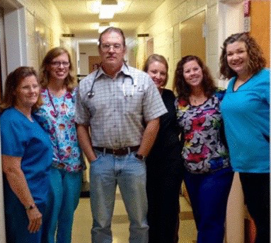 (L-R) Dianne Beck, Shelley Tibbs, Dr. Tibbs, Christie Storey,
Menee Harthcock, Ashley McNutt